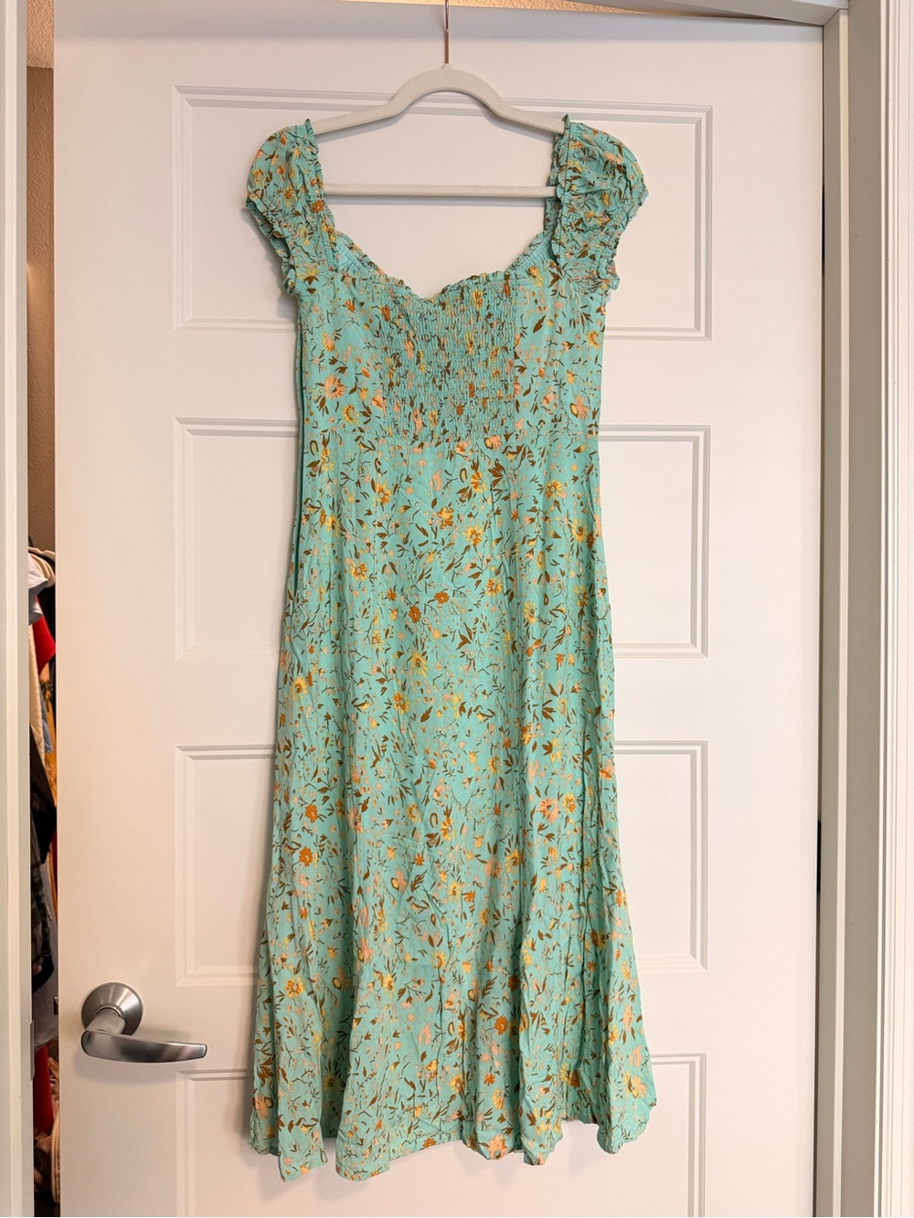 Hello Molly Mint Green Floral Puff-Sleeve Midi Dress - Picture 2 of 4
